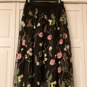 Pretty floral embroidered midi skirt